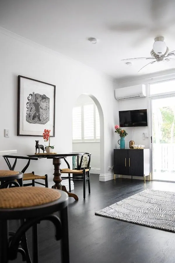 Noir-Luxe In Port Douglas, Newly Renovated May 2023 0*,